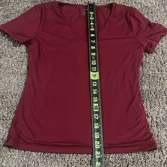 Mangopop Red V-Neck - Picture 4 of 4